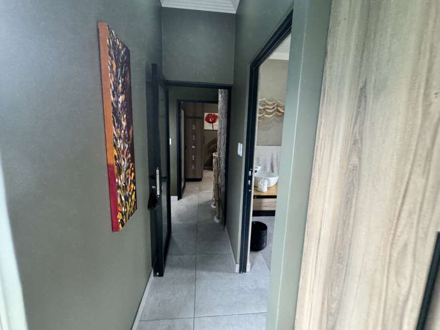 4 Bedroom Property for Sale in Outeniquasbosch Western Cape